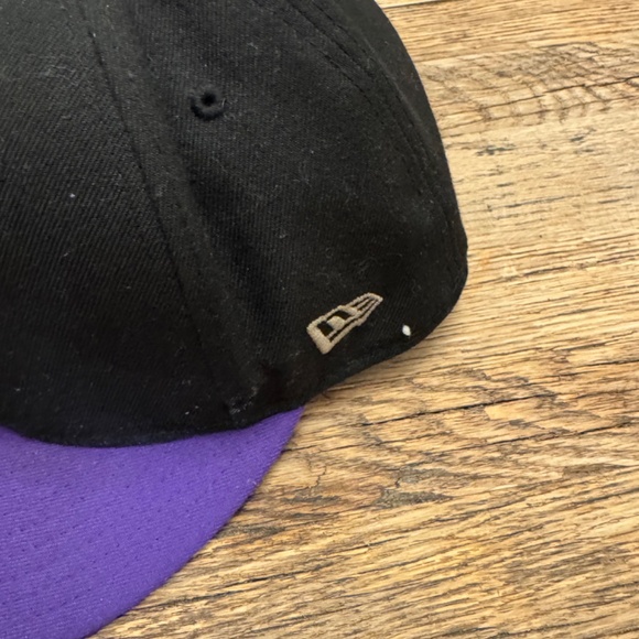 Preowned New Era Size 7 1/2 Colorado Rockies Purple Black Baseball Cap Hat - Picture 2 of 5